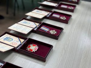 У Краматорському районі нагороджено (посмертно) наших Героїв