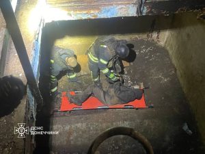 Слов’янськ: рятувальники врятували жінку з п’ятиметрового колодязя