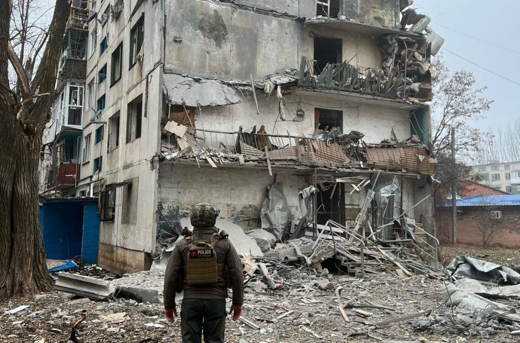 За добу росіяни 28 разів обстріляли населені пункти Донеччини