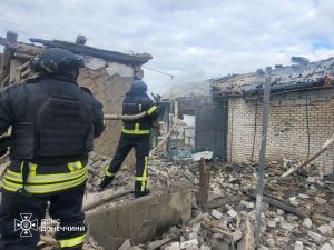 Лиман: обстріл пошкодив будинки, дві жінки отримали поранення. (Фото, відео)