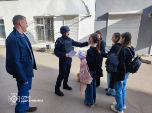 Рятувальники Слов’янська нагадали мешканцям про небезпеку вибухонебезпечних предметів