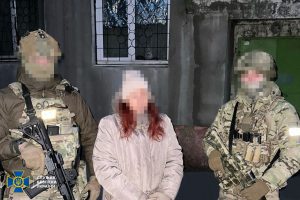 СБУ затримала агентку російської розвідки на Донеччині, яка коригувала удари по захисниках Слов’янська