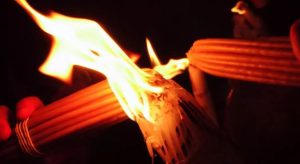 До України привезли Благодатний вогонь