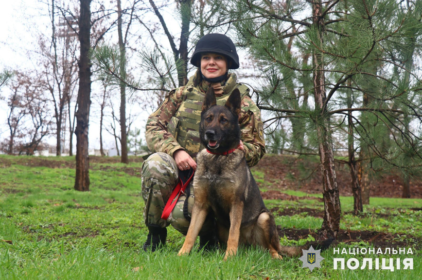 Кінологи та їхні чотириногі помічники: герої, які боронять Донеччину під час війни (фото)