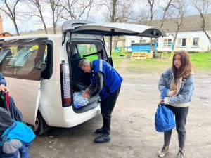 Родина з дітьми зі Слов’янська евакуювалась до Закарпаття