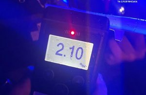 Водій зупинений у Краматорському районі “надув” у Драгер 2,10 проміле
