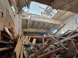 У Слов’янську поранено людину, пошкоджено автомайстерню. Оперативна ситуація по Донецькій області станом на ранок 16 квітня.