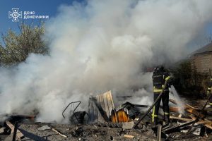 Внаслідок обстрілів у Лимані та Слов’янську спалахнули пожежі