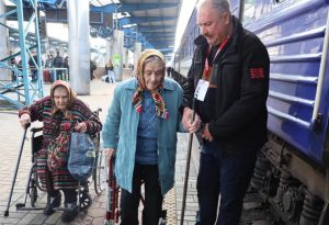 БФ «Схід SOS» допомагає переселенцям похилого віку знайти новий дім і підтримку