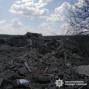 “Не встигла добігти до укриття”: нічний удар по Костянтинівці забрав життя дитини та жінки — поліція опублікувала відео з місця подій