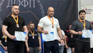Поліцейський здобув “золото” на чемпіонаті Дніпропетровської області з пауерліфтингу