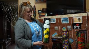 Розписують гільзи, щоб купити дрони: історія родини керамістів зі Слов’янська