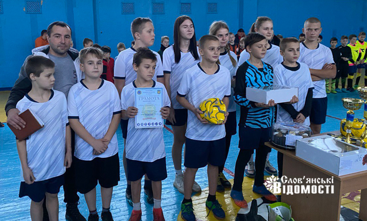 d4faf696 d4d4 4c8f bd5b 675b44f2b3e2