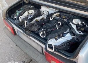 У Слов’янську патрульні виявили авто з 130 літрами забороненого алкоголю