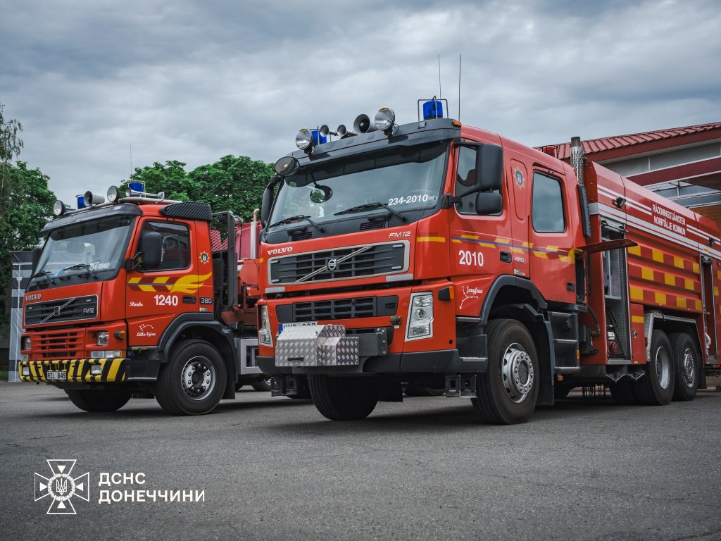 Шведські рятувальники передали Донеччині техніку, яка рятує життя