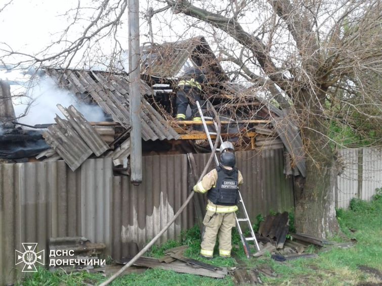 У Слов’янську та селі Привілля Черкаської громади виникли пожежі