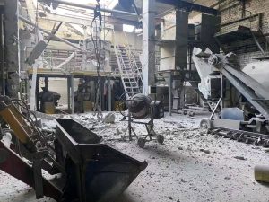 Нічна атака на Слов’янськ: ворог вдарив дронами по промзоні селища Мирне