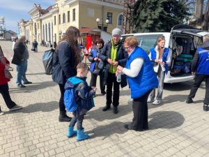 На Донеччині залишаються майже 28 тисяч людей у зоні бойових дій: триває примусова евакуація родин з дітьми