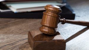 Суд у Слов’янську дав умовний термін жінці, що перевозила наркотики для “закладок”