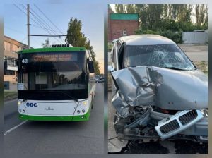 У Слов’янську автомобіль в’їхав у тролейбус