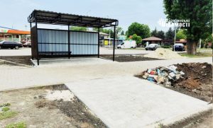 Зупинка з комфортом: плитка замість багнюки (фото)