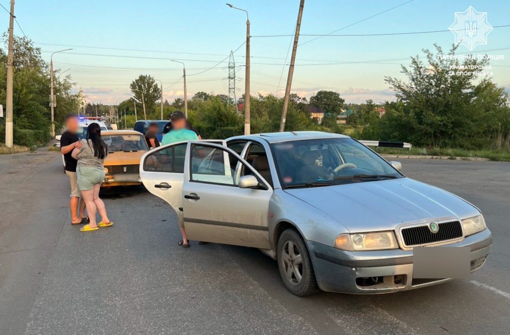 У Слов’янську патрульні склали протоколи на водія, який спричинив ДТП у стані алкогольного сп’яніння