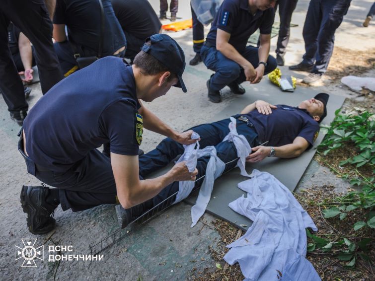 Рятувальники Донеччини пройшли п’ятиденний тренінг з домедичної допомоги «Перший на місці події»