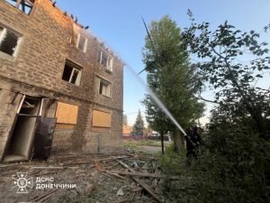 Через 53 обстріли населених пунктів Донеччини виникли значні пожежі