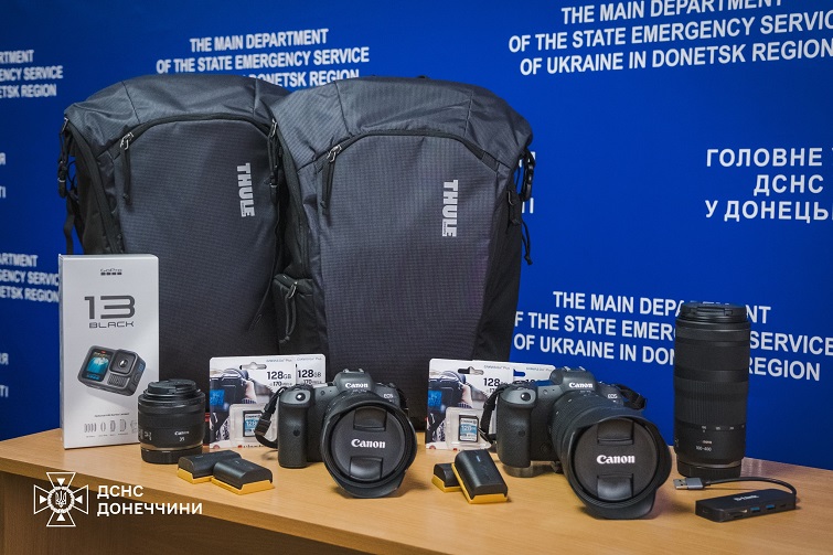 Пресслужба ДСНС Донеччини отримала сучасну техніку для фіксації наслідків обстрілів і роботи рятувальників