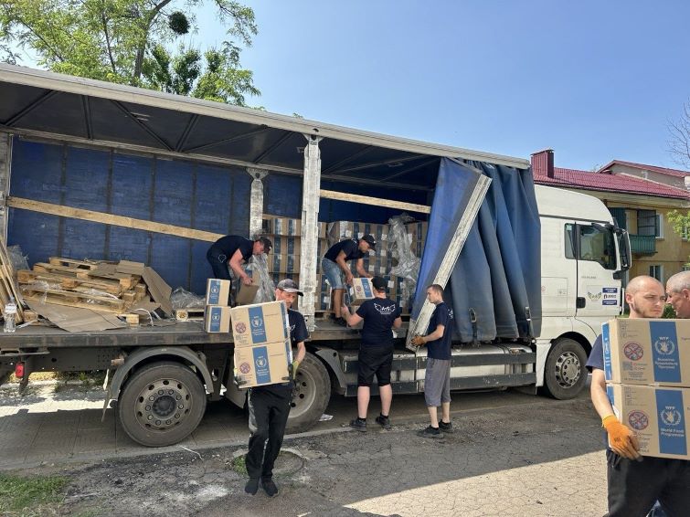 Понад 250 тонн допомоги за тиждень: гуманітарний штаб і благодійники підтримують громади Донеччини