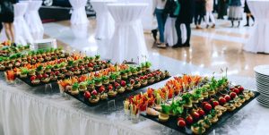 Какой кейтеринг в Киеве заказать на праздник