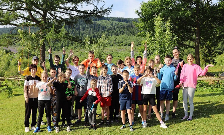 Діти з Донеччини відпочивали та тренувалися у шаховому таборі в Карпатах