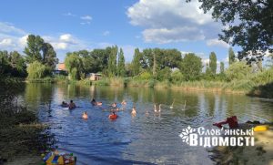 Мешканці самостійно облагородили пляж на Михайлівському озері та просять про подальшу допомогу (фото)