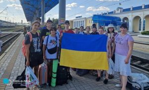 Дванадцять дітей зі Святогірської громади вирушили на відпочинок на Буковину