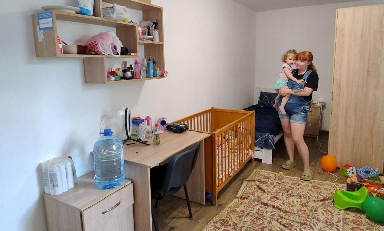 Родини з Донеччини знаходять безпеку і затишок: переселенців розміщують у комфортних оселях на Закарпатті (Фото)