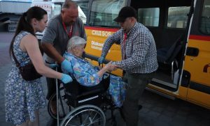 11 маломобільних жителів Донеччини евакуювали до Тернопільщини
