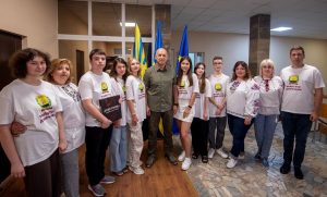 Гордість Донеччини: випускниці зі Слов’янська отримали грошові винагороди за високі результати НМТ (фото)