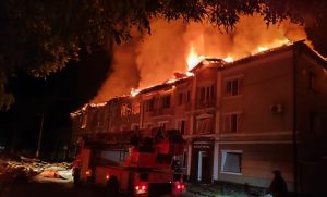 Пожежа в готелі “Словянськ”: знищено 500 квадратних метрів покрівлі (фото)