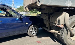 ВАЗ 21099 наздогнав вантажівку