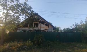 Поліція рятувала людей після нічної атаки на Слов’янськ (відео)