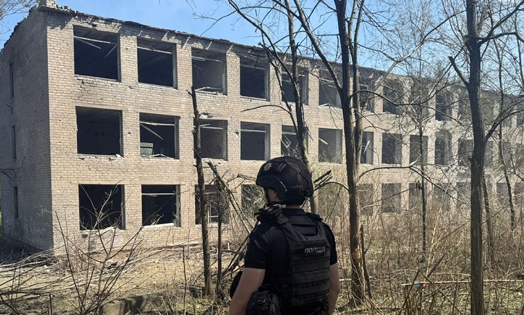 65 зруйнованих цивільних об’єктів, двоє поранених місцевих жителів – наслідки російських обстрілів за добу