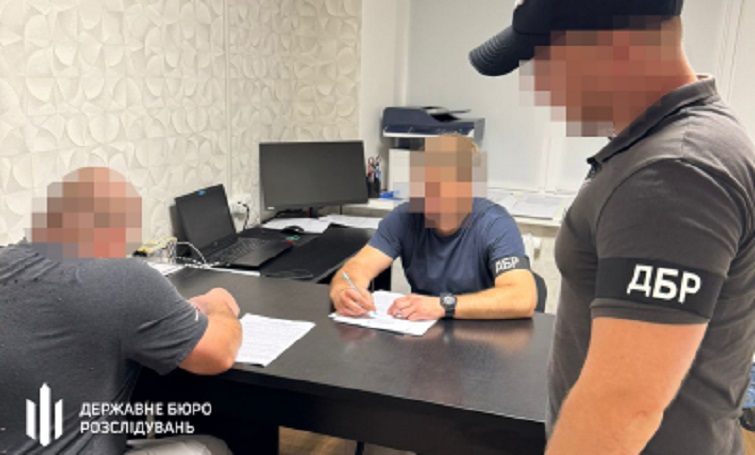 Нарахував мільйони за фіктивну участь у бойових діях та примушував військових продавати шаурму: повідомлено про підозру  начальнику тилової частини на Донеччині