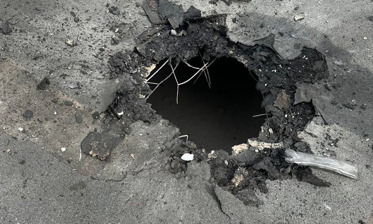 У Краматорську ворог ударив по школі та житловому будинку