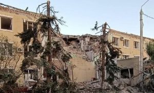 Обстріляно центр Слов’янська: пошкоджено готель і житлові будинки (фото, відео)
