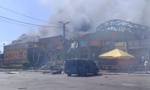 Атака дронів по центру Дружківки: п’ятеро поранених, зруйнований ринок