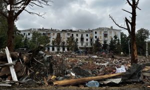 Тіла загиблих, знайдених під завалами багатоповерхівки в Краматорську досі ідентифікують