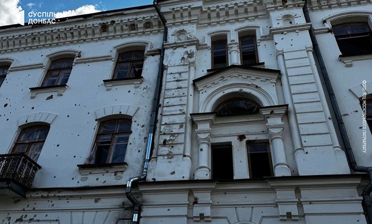 Наслідки обстрілу Святогірської лаври (Фото)