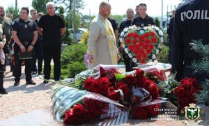 Сьогодні у Слов’янську та Райгородку провели в останню путь загиблих поліцейських