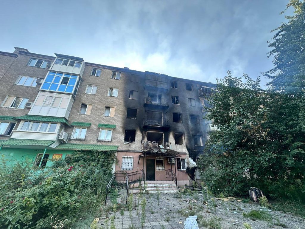 Російські війська обстріляли 26 населених пунктів Донеччини: є загиблий та поранені