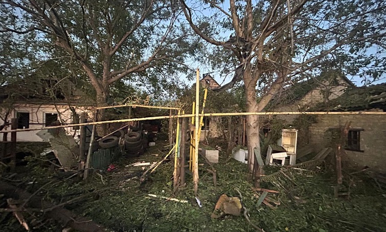 Нічна атака на Билбасівку: пошкоджені будинки та авто